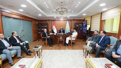 محافظ كفرالشيخ يبحث مضاعفة إنتاج بنجر السكر مع رئيس قطاع مصانع الدلتا 