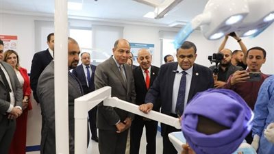 محافظ المنيا يتفقد معامل وعيادات طب الأسنان بجامعة دراية 