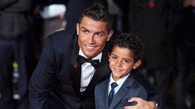 رونالدو يقترب من تحقيق حلم استثنائي بمزاملة نجله في النصر