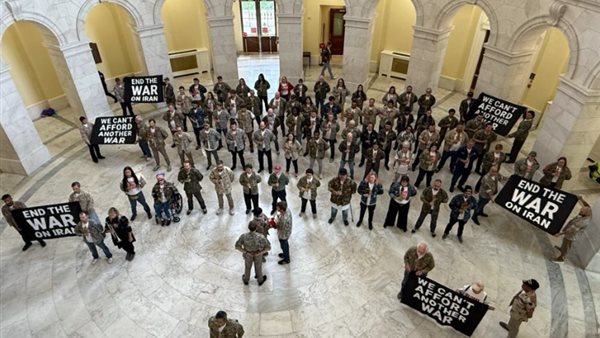 قدامى المحاربين الأمريكيين فى العراق يتظاهرون فى الكابيتول رفضا لحربى إيران وغزة