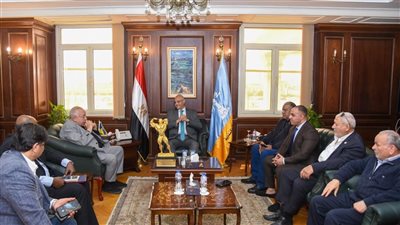 محافظ الإسكندرية يستقبل وفد الاتحاد المصري للياقة البدنية وكمال الأجسام 