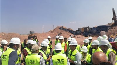 سكرتير مساعد محافظ  الدقهلية يتفقد مشروع مخلفات الهدم والبناء بقلابشو