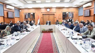 رئيس القابضة للمياه يتابع مؤشرات الأداء وتعزيز كفاءة التشغيل بالشركات التابعة