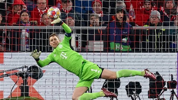 نوير يكتب التاريخ.. ويتفوق على أساطير أوروبا