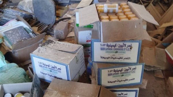 ضبط مخزن مبيدات مغشوشة ومحظورة بمركز البداري في أسيوط