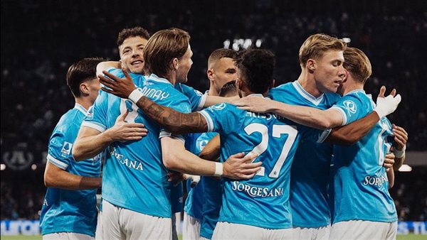 نابولي يكتسح كريمونيسي برباعية ويواصل مطاردة الصدارة