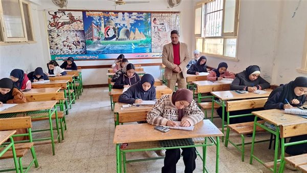 ضغط نفسي وتربوي ومادي.. ربكة بسبب امتحانات شهر أبريل 2026