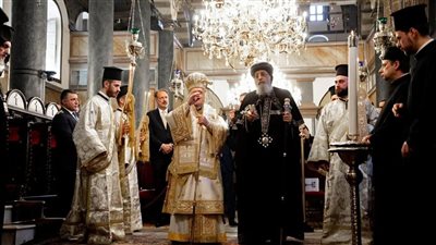 البابا تواضروس الثاني يحضر القداس البطريركي بمقر كرسي القسطنطينية (صور)