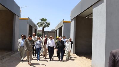 محافظ القليوبية يتفقد مشروعات الأسواق الحضارية بشبرا الخيمة