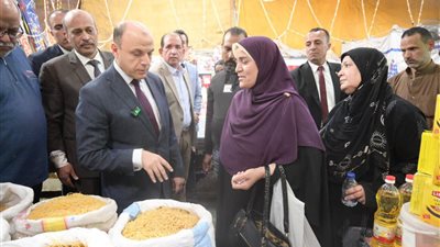 محافظ الغربية يواصل متابعة أسواق “اليوم الواحد” بطنطا والمحلة وزفتى