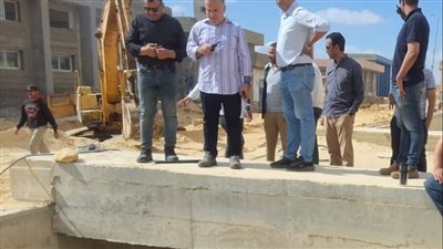 رئيس مياه الفيوم يتقدم فريق العمل لربط المرحلة الثالثة بمحطة العزب الجديدة