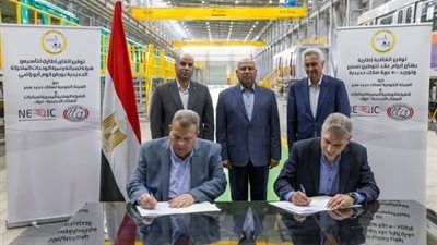 وزير النقل يشهد توقيع اتفاقيتين لتصنيع وتوريد 500 عربة ركاب سكك حديدية مكيفة