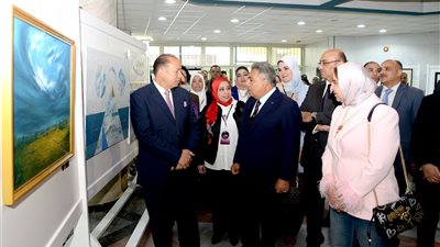 جامعة المنصورة تفتتح معرض الفن التشكيلي «رؤى 2026» بحضور محافظ الدقهلية