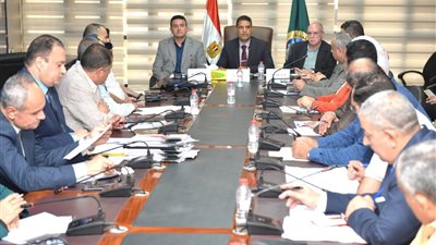 .نائب محافظ  الدقهلية يبحث مع رؤساء مجالس إدارات الصناديق الخاصة تعظيم مواردها 