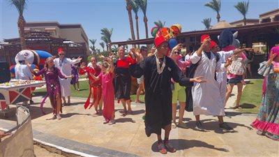وسط نسب إشغال تصل لــ98%..  عروض الكرنفال المصري تجذب السياح بفنادق الغردقة 