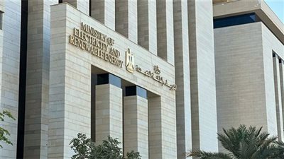 الحكومة تُلزم المصانع بـ25% طاقة نظيفة لتفكيك ضغط الشبكة والغاز