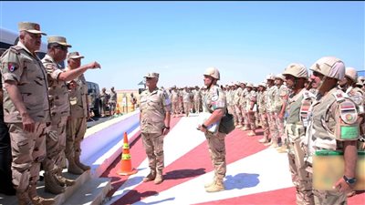 وزير الدفاع يشهد تنفيذ المرحلة الرئيسية للمشروع التكتيكى بجنود (بدر 2026) 