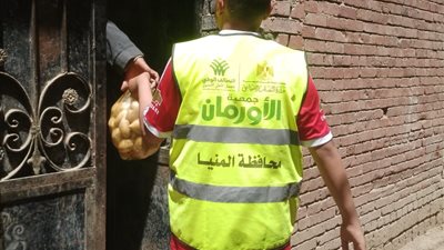 توزيع 11ألف كيلو بطاطس للقرية الأكثر احتياجا بالمنيا