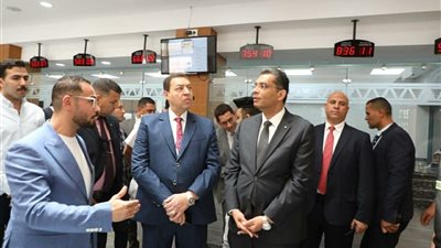 محافظ البحر الأحمر  يتفقد وحدة مرور سفاجا الجديدة