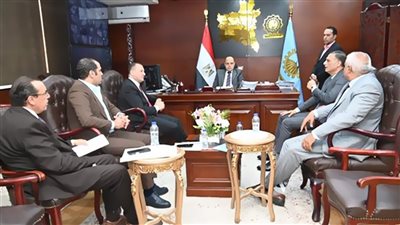 محافظ الغربية يلتقي أعضاء مجلسي النواب والشيوخ لبحث مشكلات الدوائر