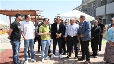 التنمية الشبابية بزايد تكرم الرموز والمسؤلين بعد تطوير المركز وافتتاحه من وزير الرياضة 