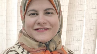 أستاذة علم اجتماع تحذر: تدخل أولياء الأمور يهدم هيبة المدرسة ويؤدي لعدم احترام المعلم