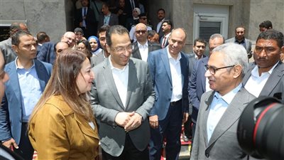 محافظ بني سويف ووزير الاتصالات يفتتحان مكتب بريد بني سويف العمومي 