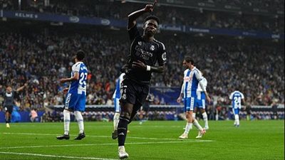 ريال مدريد يهزم إسبانيول ويؤجل حسم الليجا للكلاسيكو