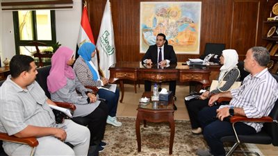 نائب محافظ الفيوم يتابع مشروعات الرصف بمركزي سنورس وأبشواي