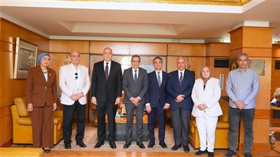 رئيس جامعة الفيوم يستقبل رئيس الجهاز التنفيذي للهيئة العامة لمحو الأمية