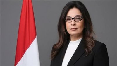 وزيرة الثقافة جيهان زكي.. تفكر في تقديم استقالتها  