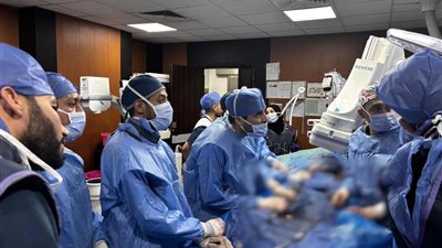 لأول مرة بمنشآت الرعاية الصحية.. إصلاح تمدد خطير بالشريان الأورطي البطني والشرايين الحرقفية
