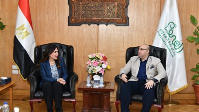 وزيرة الإسكان ومحافظ الفيوم يتابعان الموقف التنفيذي لمشروعات مياه الشرب والصرف الصحي