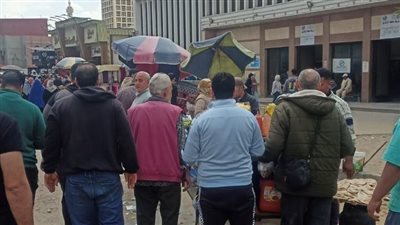 حملات مكثفة بالزقازيق ومنيا القمح لرفع الإشغالات وإعادة الانضباط