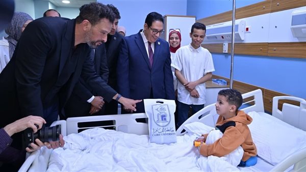 طلاب جامعة القاهرة في زيارة إلى مستشفى الناس