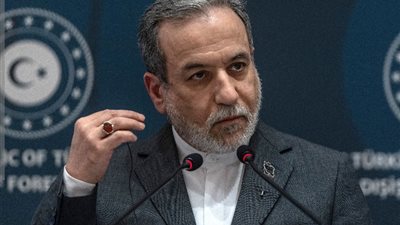 وزير الخارجية الإيراني يصل بكين لإجراء مباحثات مع نظيره الصيني