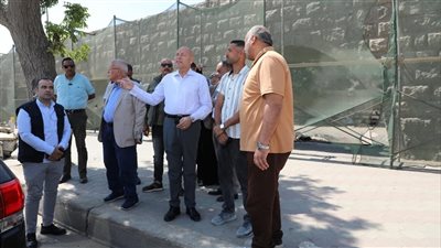 محافظ القاهرة يتفقد الأعمال الجارية لترميم سور مجرى العيون 