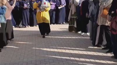 ممر شرفي لمديرة “سميرة موسى” بالعجمي بعد تبرئتها من واقعة تعدي الطالبات