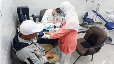  1572 مواطن استفادوا من القافلة الطبية المجانية بكفر الأطرش بالدقهلية 