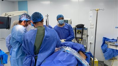 إجراء أول عملية دقيقة باستخدام منظار مفاصل الرسغ والكوع بمستشفيات سوهاج الجامعية