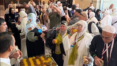 عاجل.. وصول أول أفواج حجاج الجمعيات الأهلية إلى المدينة المنورة