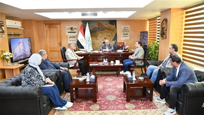 ​محافظ الفيوم يناقش مع معاون وزير الإسكان معوقات مشروعات 