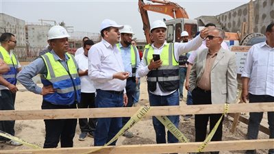 معاون وزير الإسكان ورئيس مياه الفيوم يتابعان الأداء بمشروعات محطات الصرف الصحي