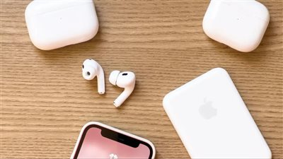 ترقية جديدة لسماعات AirPods.. عيون Siri الجديدة في مواجهة أزمة البطارية وعيوب الثبات