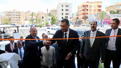 بتجهيزات خاصة لكبار السن وذوي الاحتياجات الخاصة.. افتتاح فرع البنك الأهلي الجديد بالغردقة