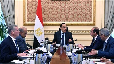رئيس الوزراء يتابع الجهود الحكومية لتوفير المنتجات البترولية وتعزيز المخزون