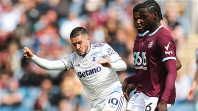 تعادل مثير بين بيرنلي وأستون فيلا  في الدوري الإنجليزي