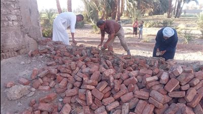 إزالة تعديات خرسانية بمساحات مختلفة بمركز قوص