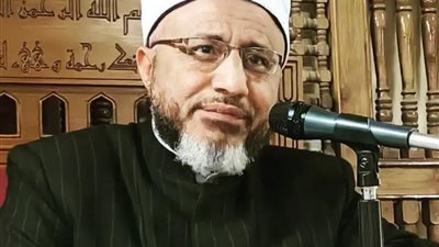 ما حكم تكرار آية في الصلاة عند قراءة السورة بقصد الدعاء جهرا ؟