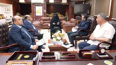  محافظ الغربية يواصل لقاءاته مع المواطنين ويحوّل الشكاوى إلى قرارات